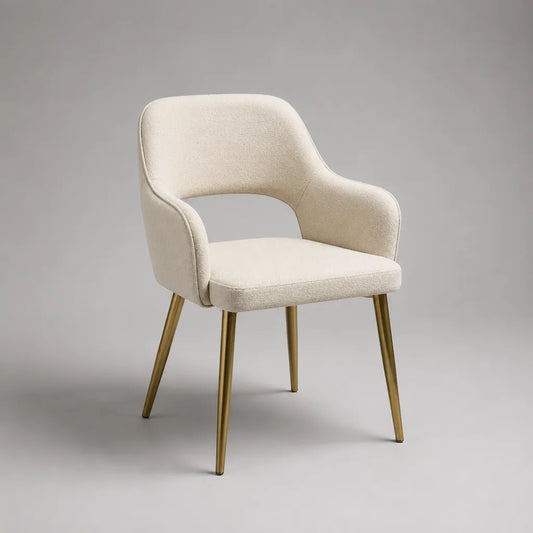 Sedia da pranzo con braccioli in tessuto riccio bianco rotto e piedi in metallo dorato, 59 × 59 × 82 cm